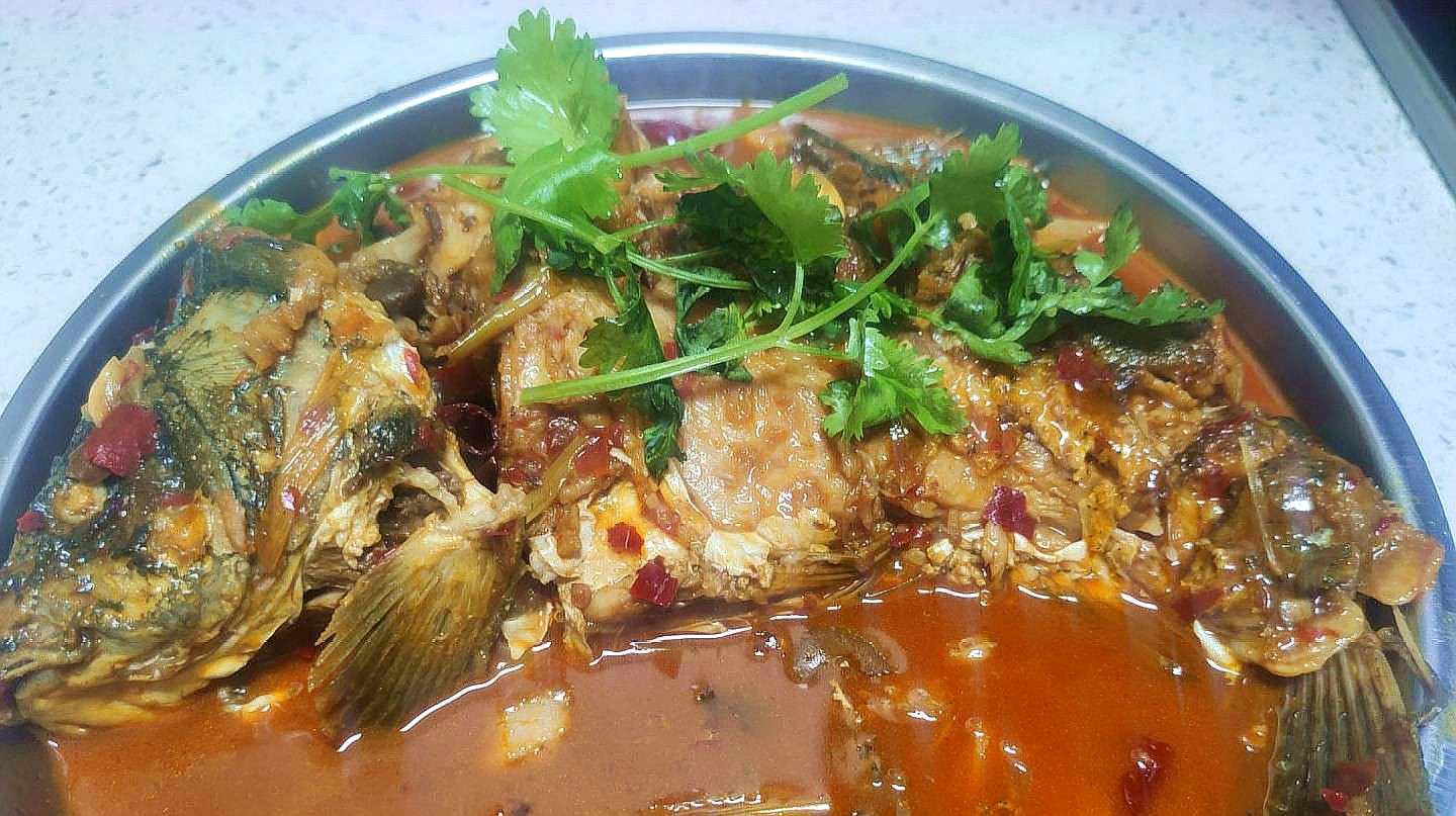 家常红烧鲤鱼,简单烹饪,美味呈现,家常红烧鲤鱼,简单烹饪,美味尽享