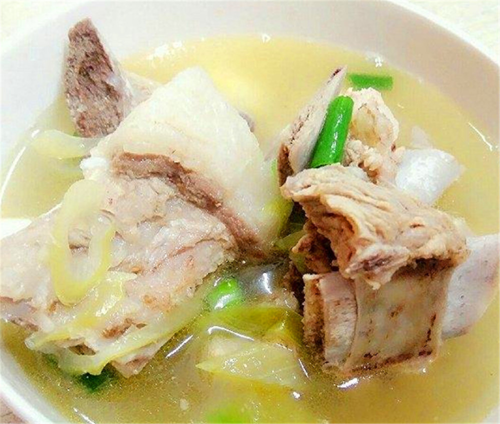 清炖排骨的正确方法，清炖排骨的详细烹饪步骤指南