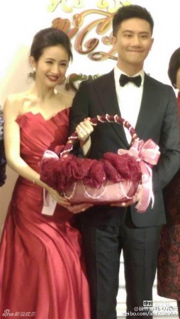 揭秘林依晨的婚姻生活,她的老公是谁,结婚照背后的故事,林依晨婚姻生活揭秘,老公身份及结婚照背后的故事探究