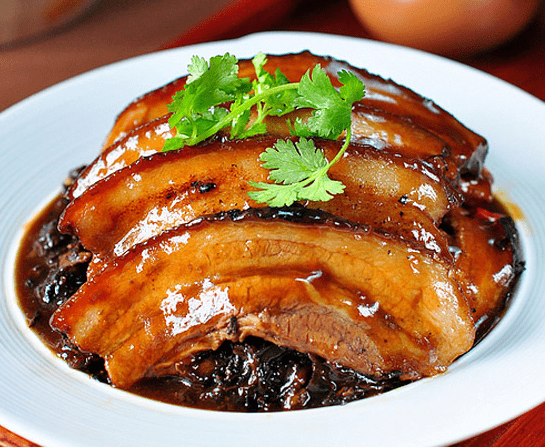 梅菜扣肉的做法，一道传统佳肴的烹饪艺术，梅菜扣肉烹饪艺术，传统佳肴的制作流程