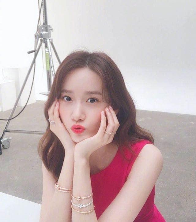 林允儿,韩国娱乐圈的璀璨明星,财阀宠儿的误解与真相,林允儿,韩国娱乐圈的宠儿与误解真相揭秘