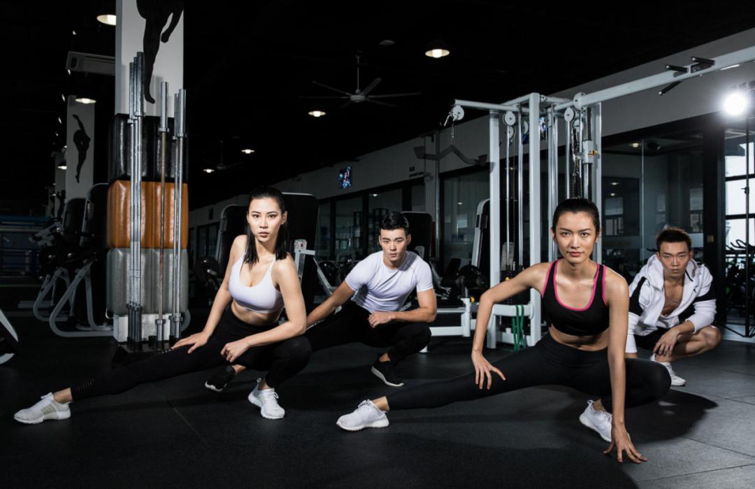 健身教练工资构成与计算方式解析，健身教练工资构成及计算方式深度解析