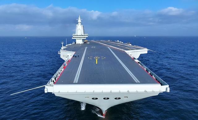 福建舰正式服役的时间节点,探索与期待,福建舰正式服役,探索之路与期待的目光