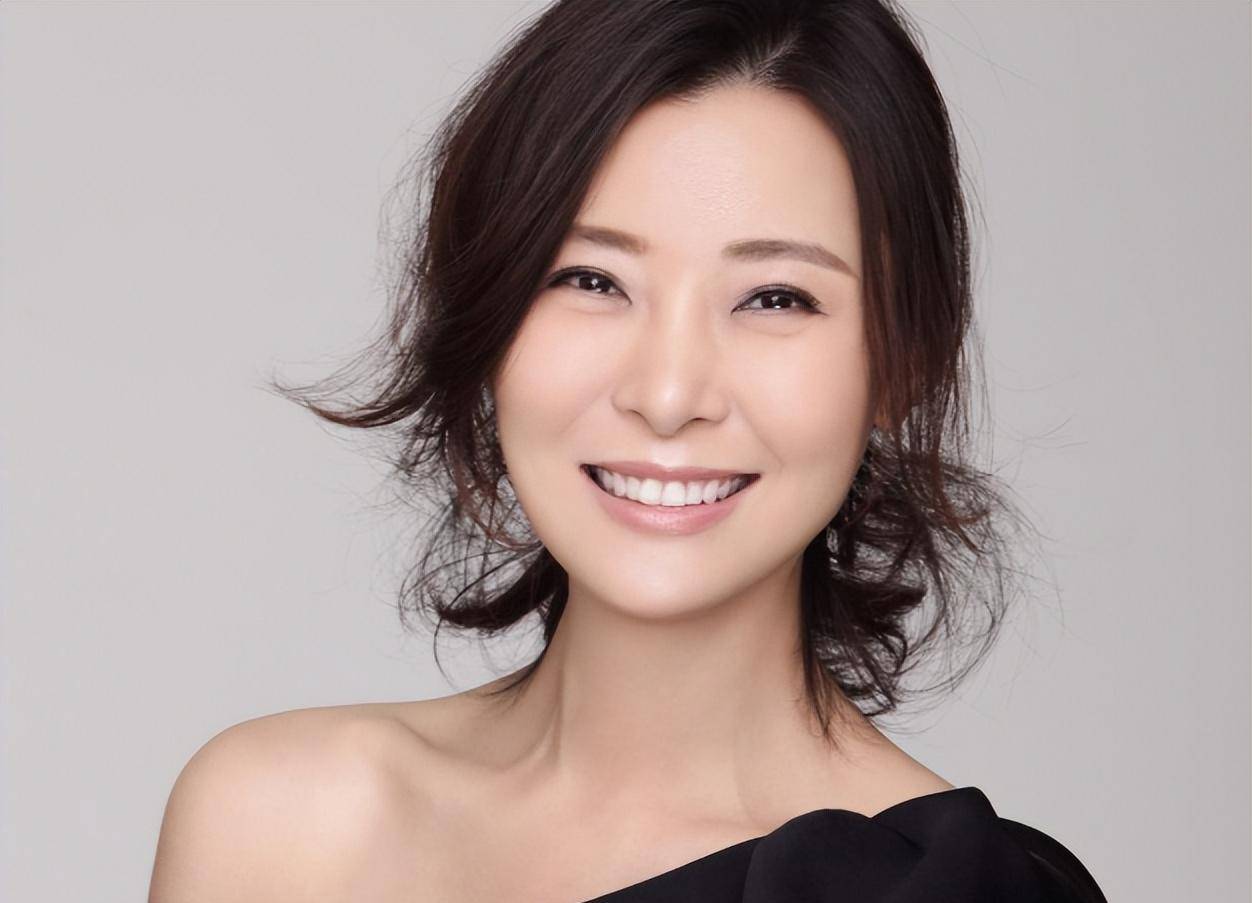 柯蓝个人照片,探索名侦探的世界,柯蓝个人照片,探索名侦探的世界之旅