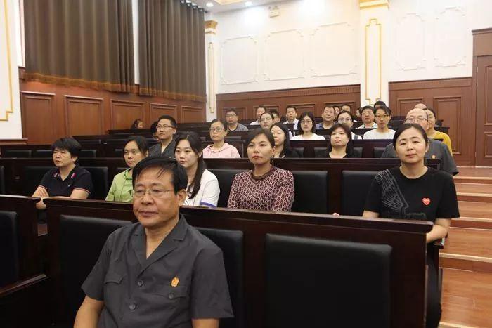 阅兵式观后感，阅兵式的震撼与启示，国家力量与荣耀的展示