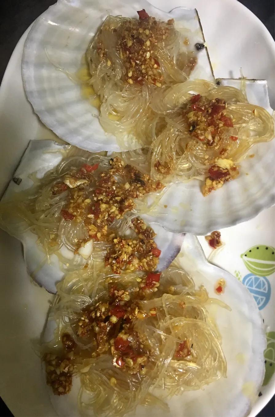 蒜蓉粉丝蒸扇贝，海鲜美食的绝佳体验，蒜蓉粉丝蒸扇贝，海鲜美食的绝佳享受