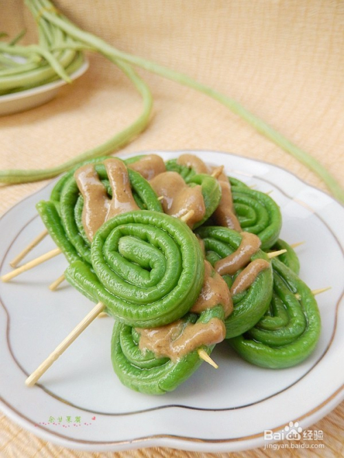 麻酱黄瓜卷,一道清新美味的夏日佳肴,夏日清凉之选,麻酱黄瓜卷