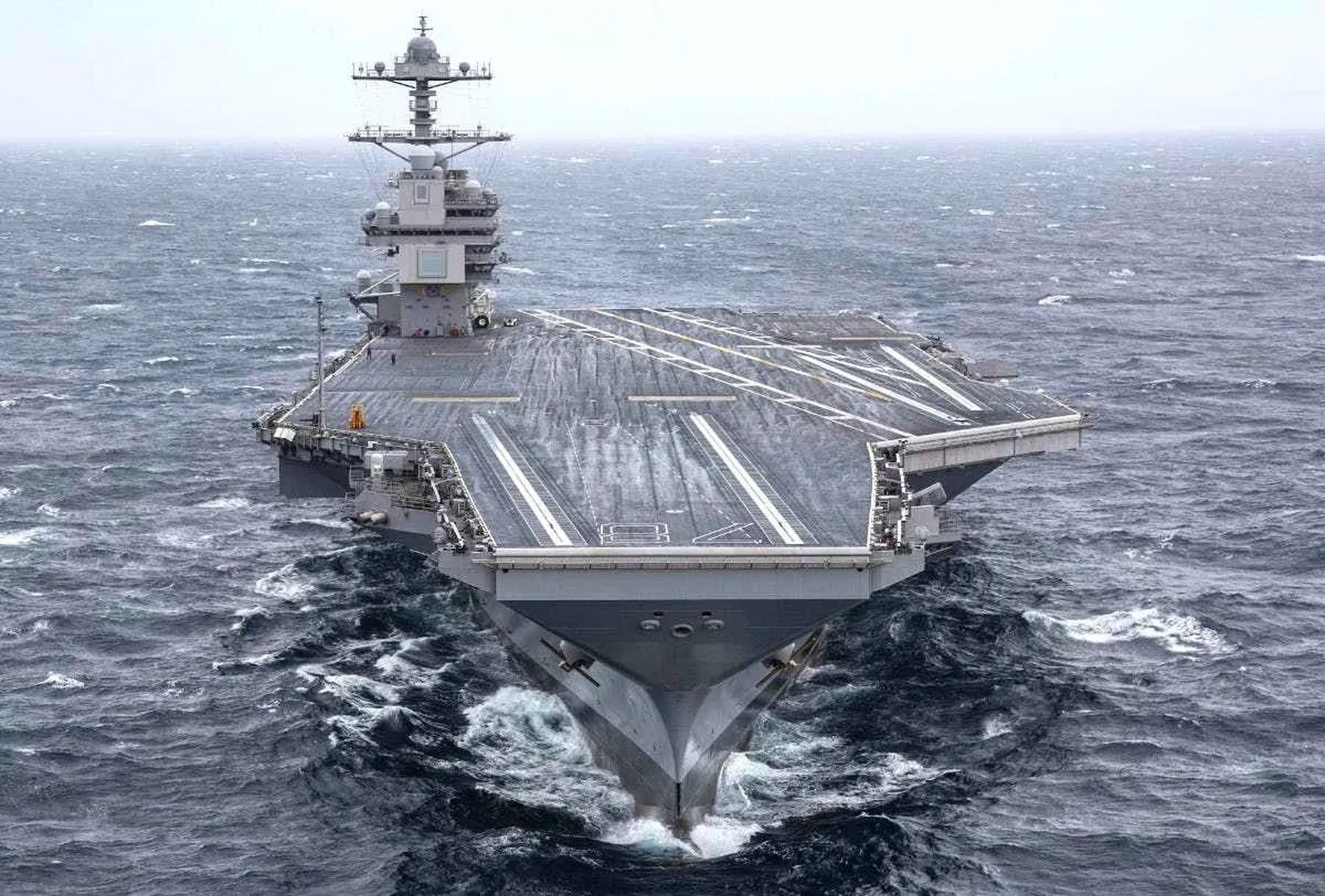 福特号航空母舰的长度揭秘,福特号航空母舰长度揭秘,深入探索其尺寸奥秘