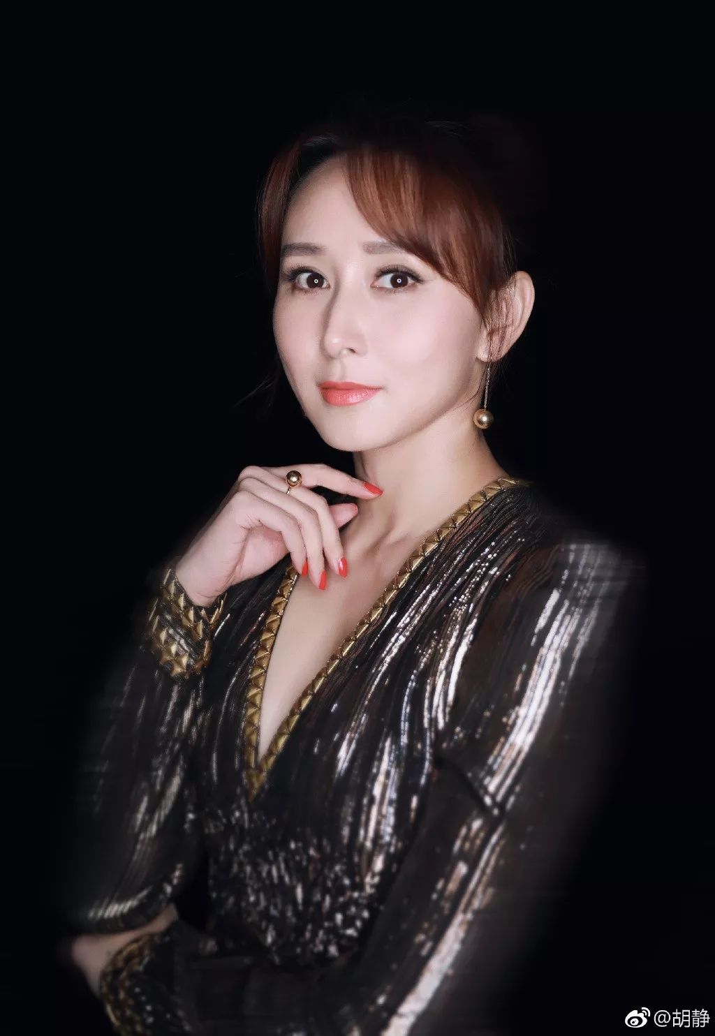 胡静个人资料及个人简历,涛声依旧的演艺人生,胡静,演艺人生的涛声与辉煌个人简历