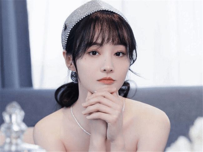 张恒为什么欠郑爽一千万，深度剖析背后的原因，深度解析，张恒为何欠郑爽一千万？背后的原因揭秘