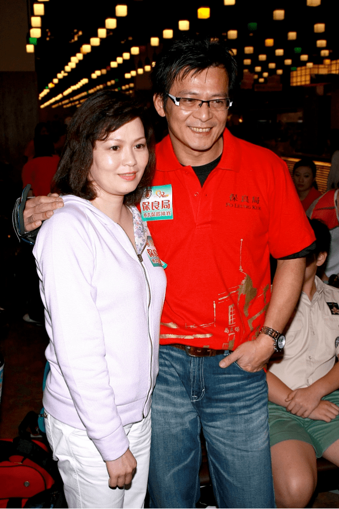 揭秘黄日华老婆的真实姓名与背后的故事，黄日华老婆背后的故事，真实姓名揭晓