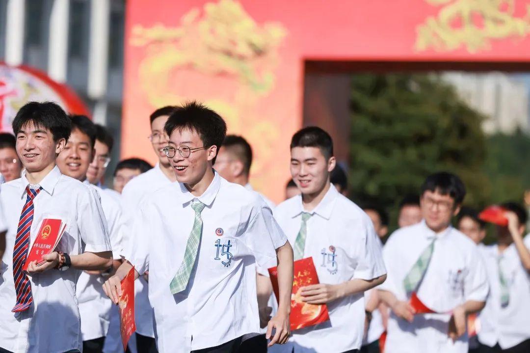 滚烫人生2，热血与奋斗的新篇章，滚烫人生2，热血奋斗的新篇章启程