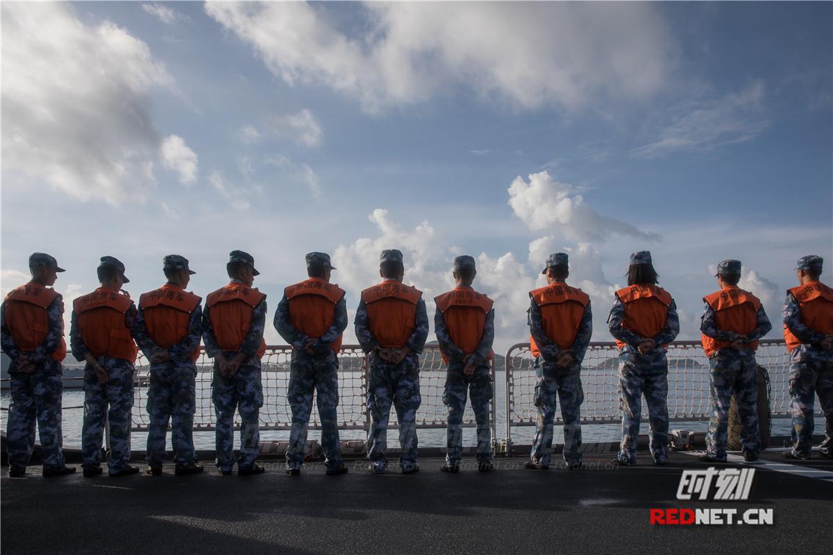 海南舰的排水量及其意义,海南舰排水量及其战略意义解析