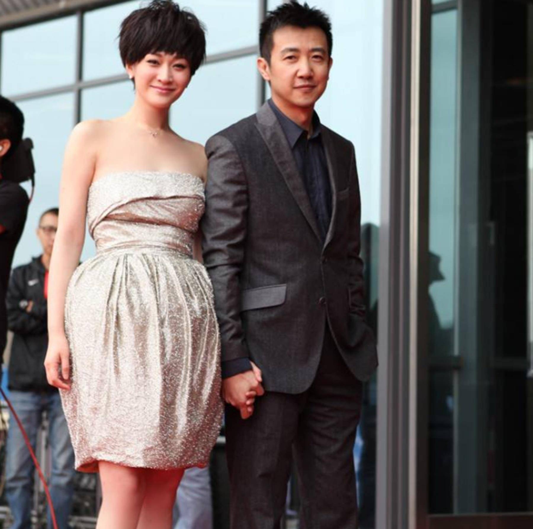 李小冉与鄢颇的个人资料，星光下的璀璨人生，李小冉与鄢颇，星光璀璨的人生之旅