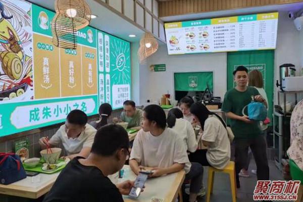 小吃加盟店最火爆的项目探讨,小吃加盟店热门项目深度探讨