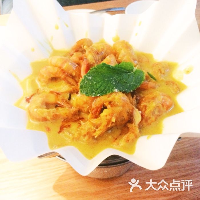 椰子咖喱虾,热带风味的独特融合,热带风味独特融合——椰子咖喱虾美食探索