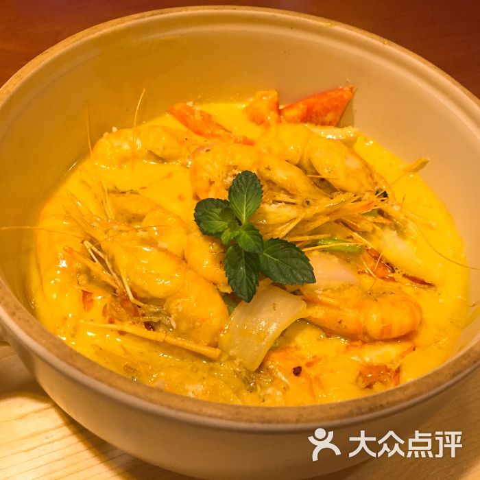 椰子咖喱虾,热带风味的独特融合,热带风味独特融合——椰子咖喱虾美食探索