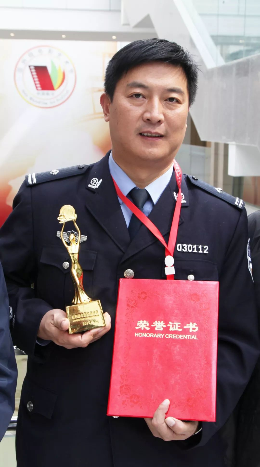 东海舰队刘峰,海军英雄的荣耀与担当,海军英雄刘峰,东海舰队荣耀与担当的典范