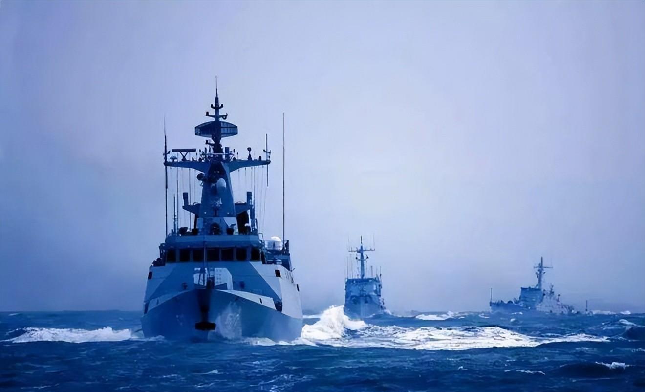 一艘军舰的舰员组成及其运作机制,军舰舰员组成与运作机制揭秘