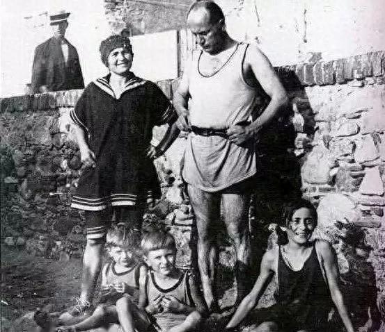 男生登记兵役,强制与否的探讨,男生登记兵役,强制与否的争议探讨