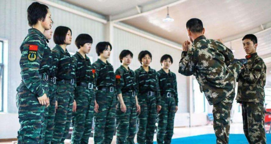 女兵生理期的应对之道,挑战与解决方案,女兵生理期挑战与应对之道