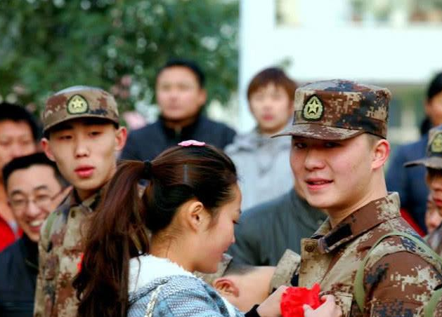 检兵是自愿的还是强制的,对军事义务与公民权利的探讨,检兵制度,军事义务与公民权利的探讨——自愿还是强制?