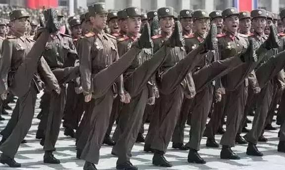 朝鲜为什么晚上阅兵,探究背后的原因与意义,朝鲜夜间阅兵背后的原因与意义探究