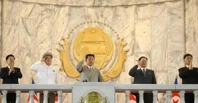 朝鲜阅兵为什么一跳一跳的,阅兵仪式背后的深层含义与文化解读,朝鲜阅兵仪式背后的深层含义与文化解读,一跳一跳的阅兵动作解析