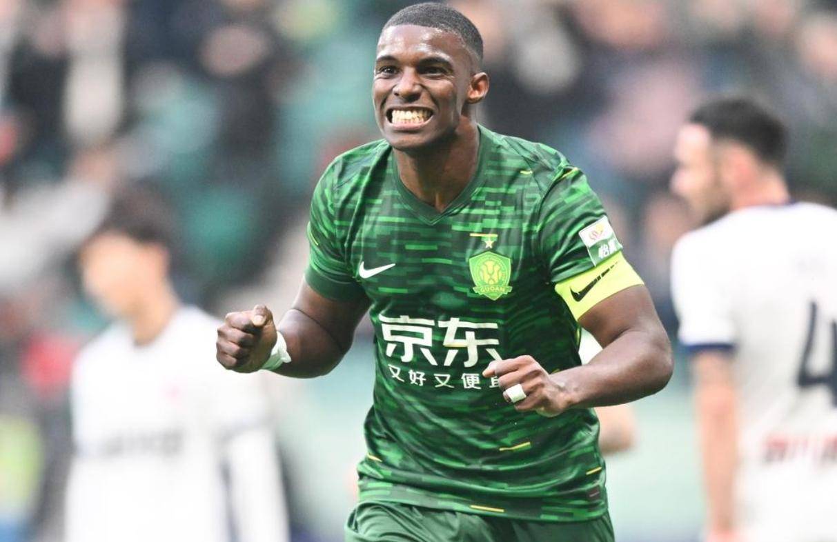 中超最新积分榜，群雄逐鹿，谁将问鼎冠军？，中超最新积分榜，群雄逐鹿，冠军争夺战激烈展开！