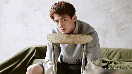 白敬亭最新消息,持续闪耀的明星之路,白敬亭最新动态,明星之路持续闪耀